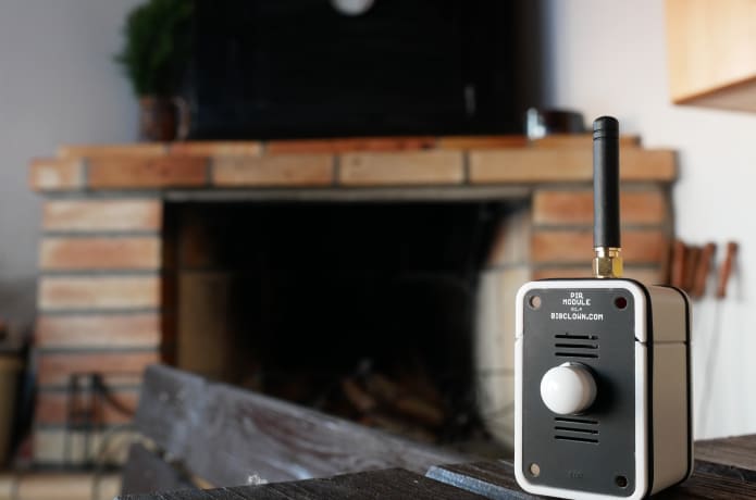 Motion Detector with the Sigfox Module = Battery-operated security alarm in your cottage