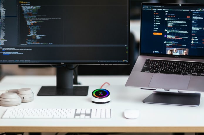 WiFi connected and Bluetooth enabled, TimeChi is ALWAYS ready. You don't need to find an app on your phone and get distracted trying to enable it. This way you supercharge focus and deep work!