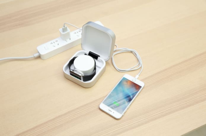 Amber A Watchcase Power Bank for Apple Watch Indiegogo