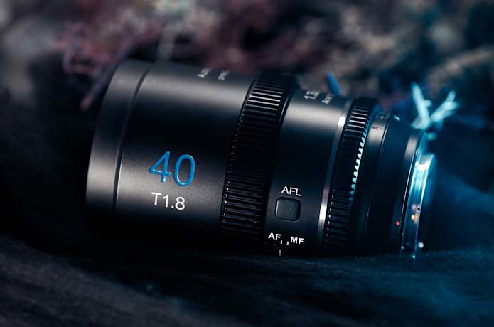 SIRUI 40mm AF Anamorphic T1.8 Sony Eマウント SIRUI 40mm t1.8 Anamorphic 20mm Autofocus Lens - SIRUI