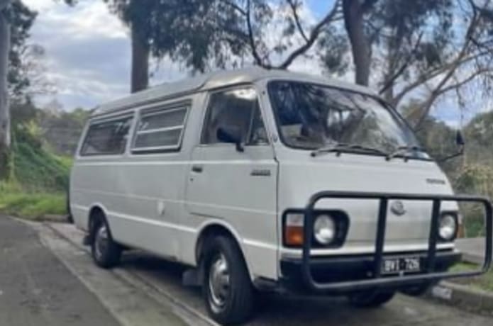 van♡ 2019 Toyota Hiace van done 89,000km for Katy! - YouTube