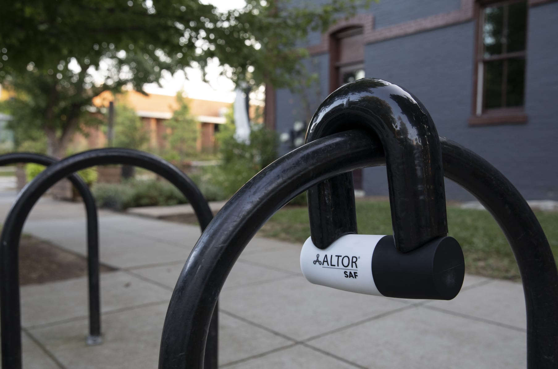 angle grinder proof bike lock