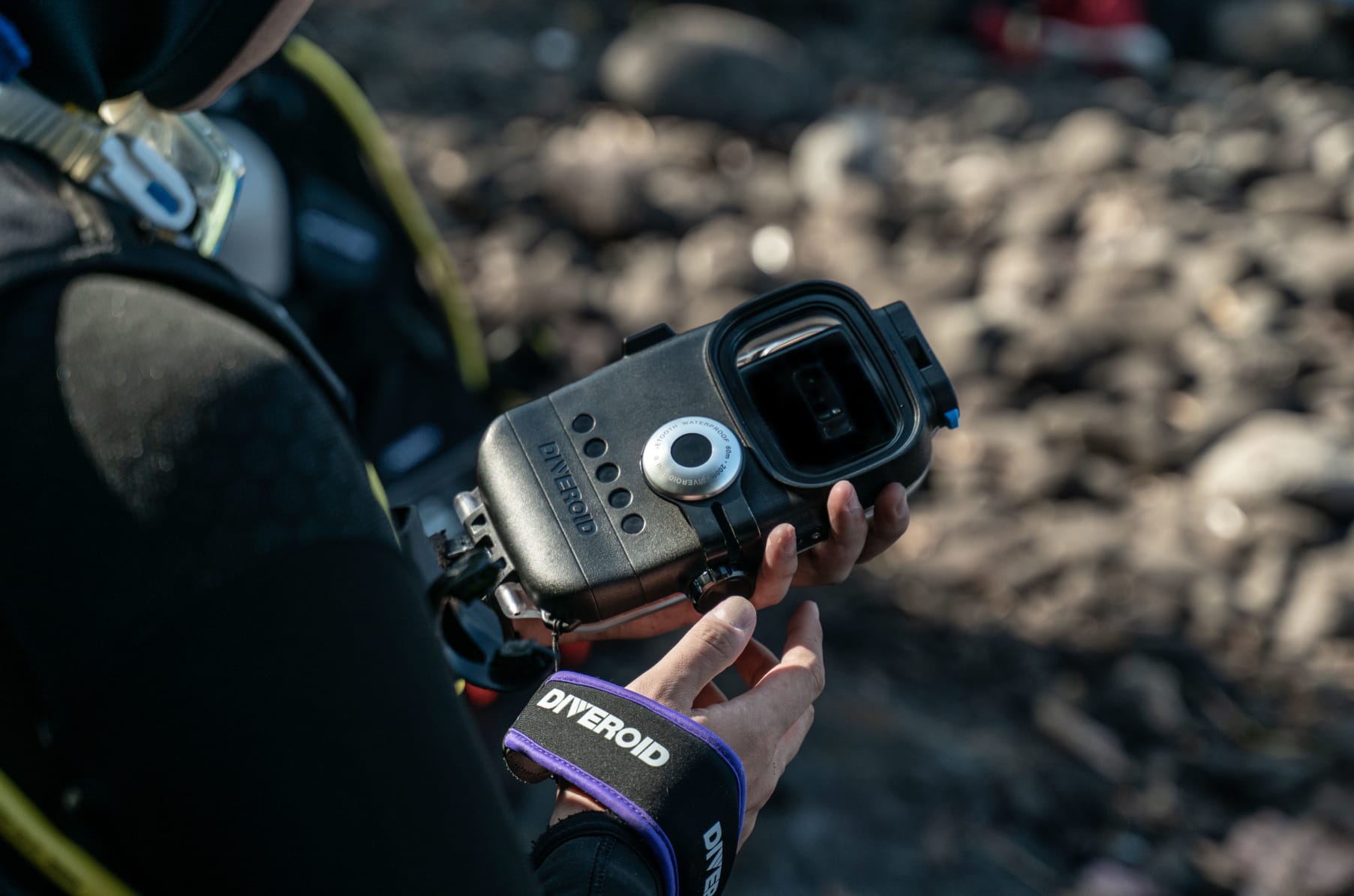 logbook DIVEROID Mini Camera and More Turn Your Smartphone into a Dive