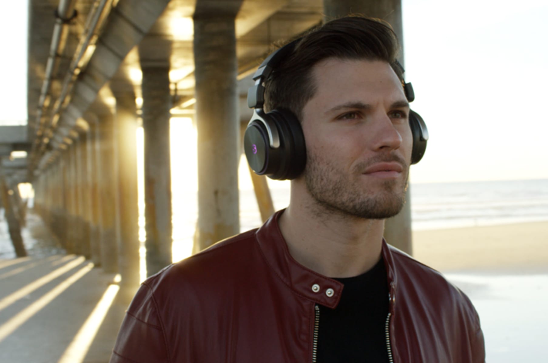Surge 3d The Ultimate Wireless 3d Hi Fi Headphone Indiegogo