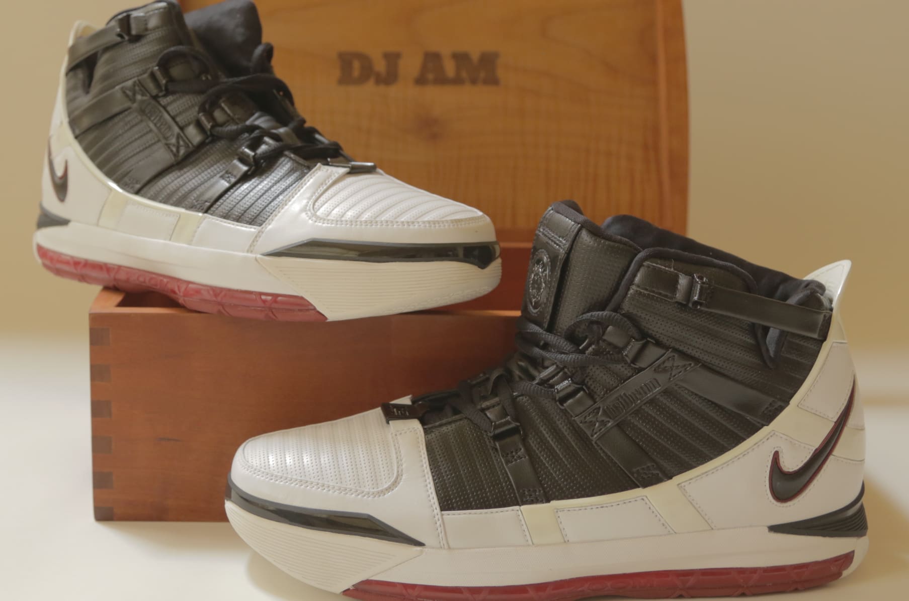 Dj am nike top