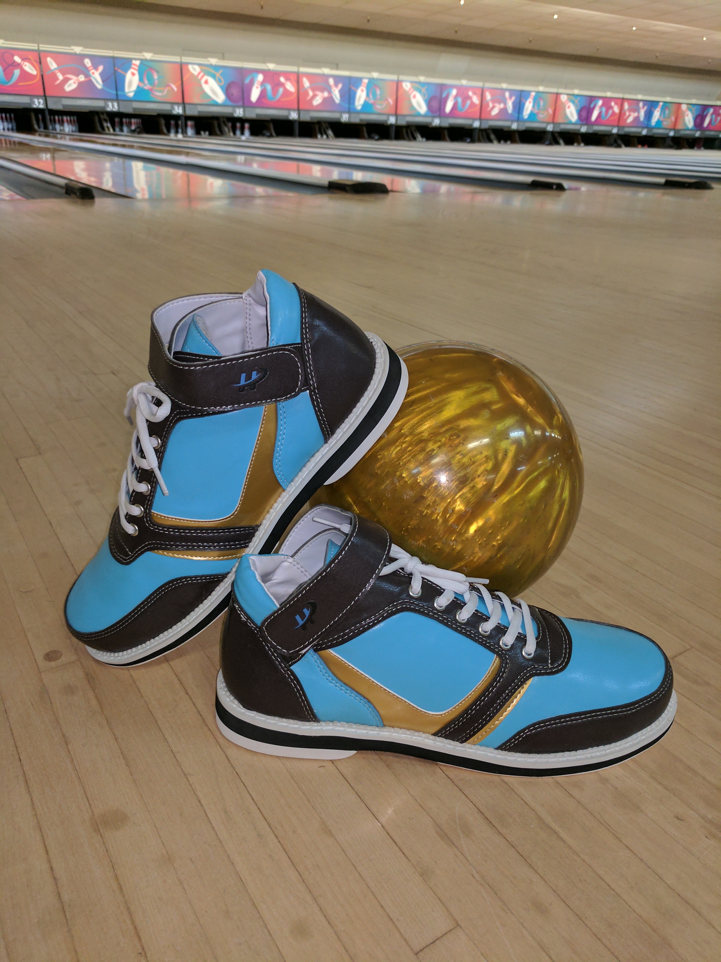 Hollmark bowling shoes on sale